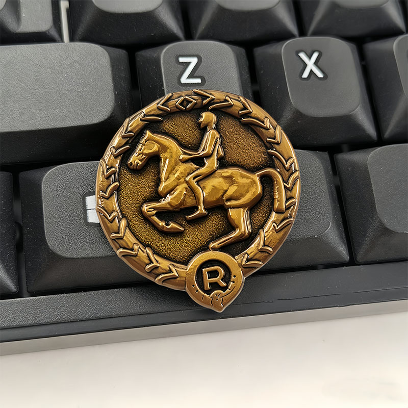 Lencana Penunggang Kuda Muda J - Vintage Collectible Pins ulasan dan harga