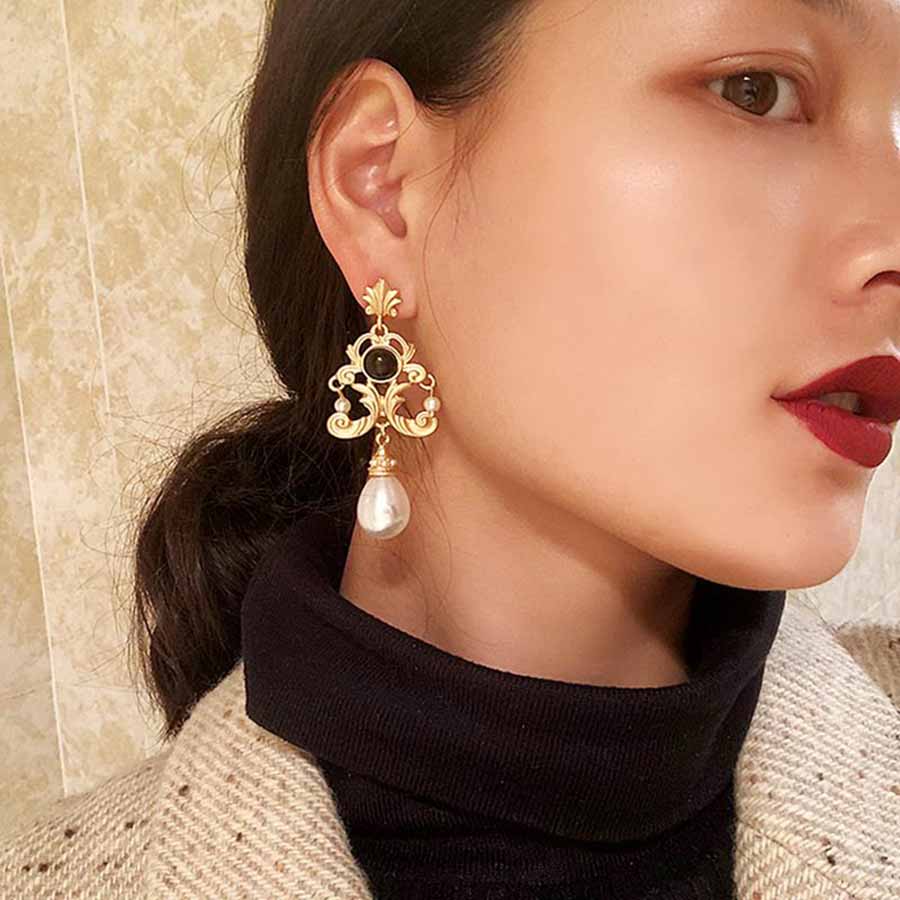 Anting Pengantin Barok Mewah R - Vintage Collectible Figures ulasan dan harga